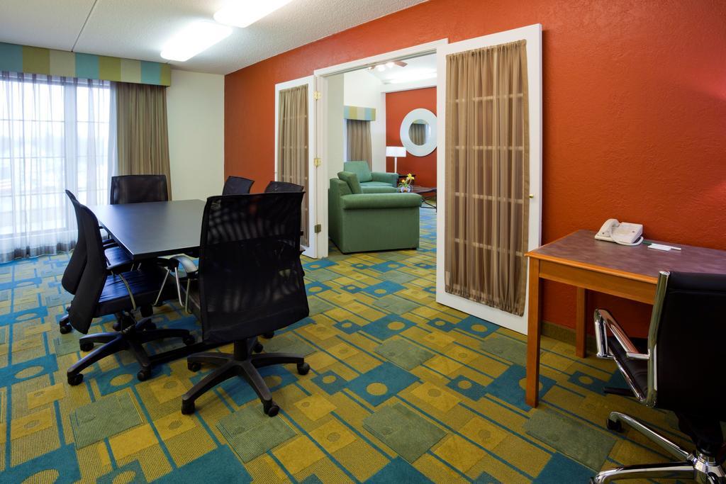 La Quinta Inn Chicago Oakbrook Terrace Bagian luar foto