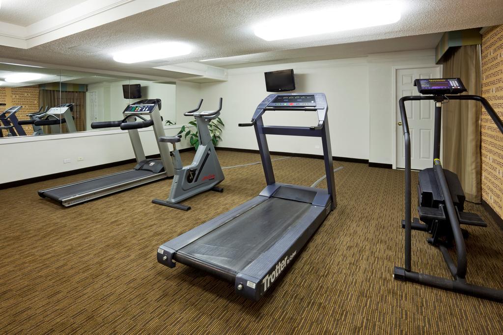 La Quinta Inn Chicago Oakbrook Terrace Bagian luar foto