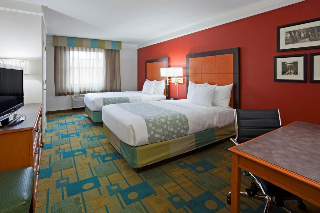 La Quinta Inn Chicago Oakbrook Terrace Bagian luar foto