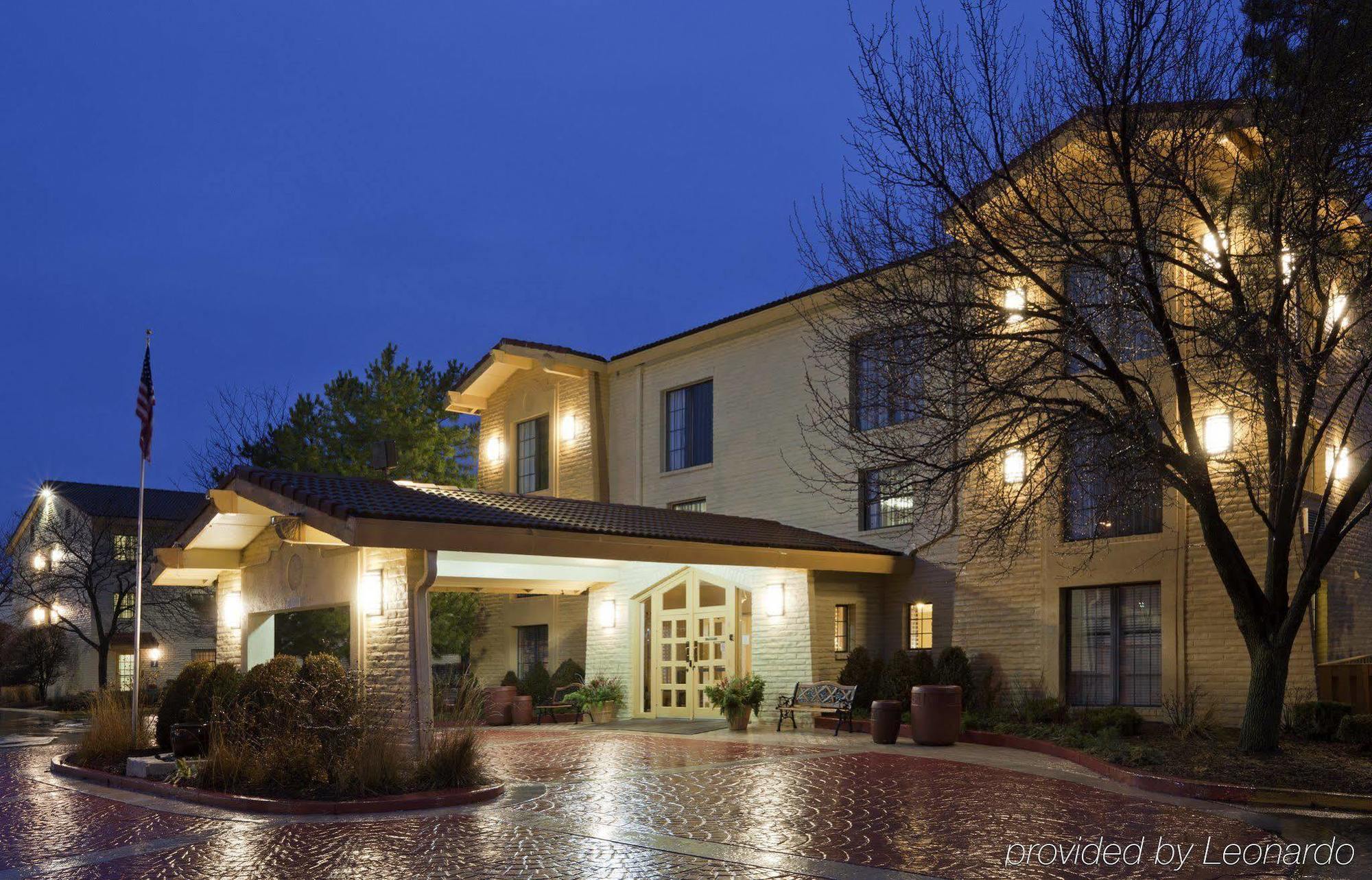 La Quinta Inn Chicago Oakbrook Terrace Bagian luar foto