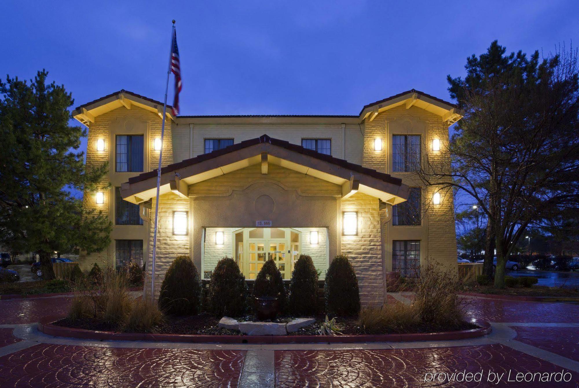 La Quinta Inn Chicago Oakbrook Terrace Bagian luar foto