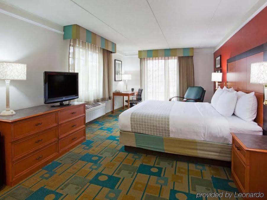 La Quinta Inn Chicago Oakbrook Terrace Bagian luar foto